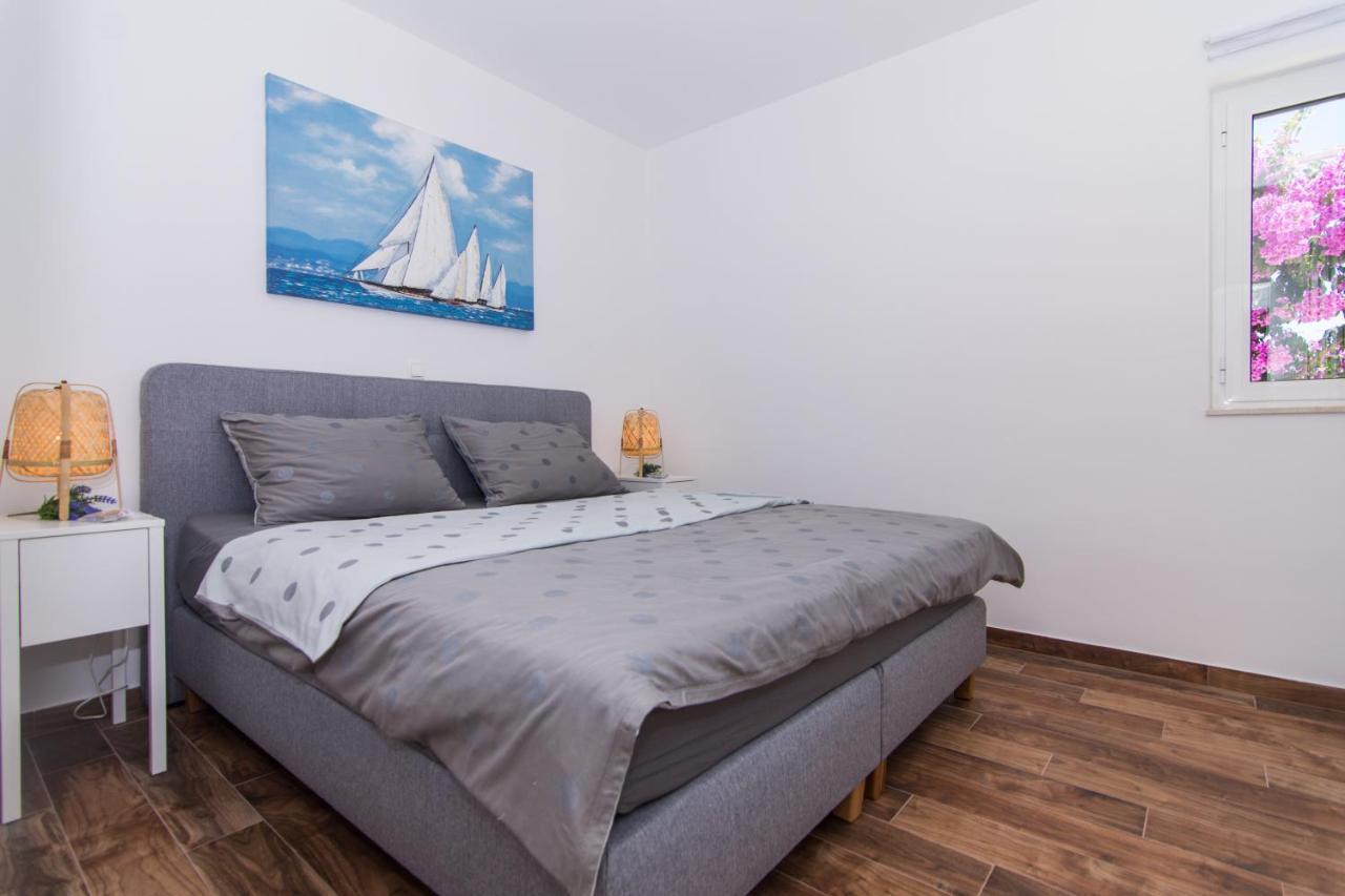 Apartments Lumini โตรกีร์ ภายนอก รูปภาพ