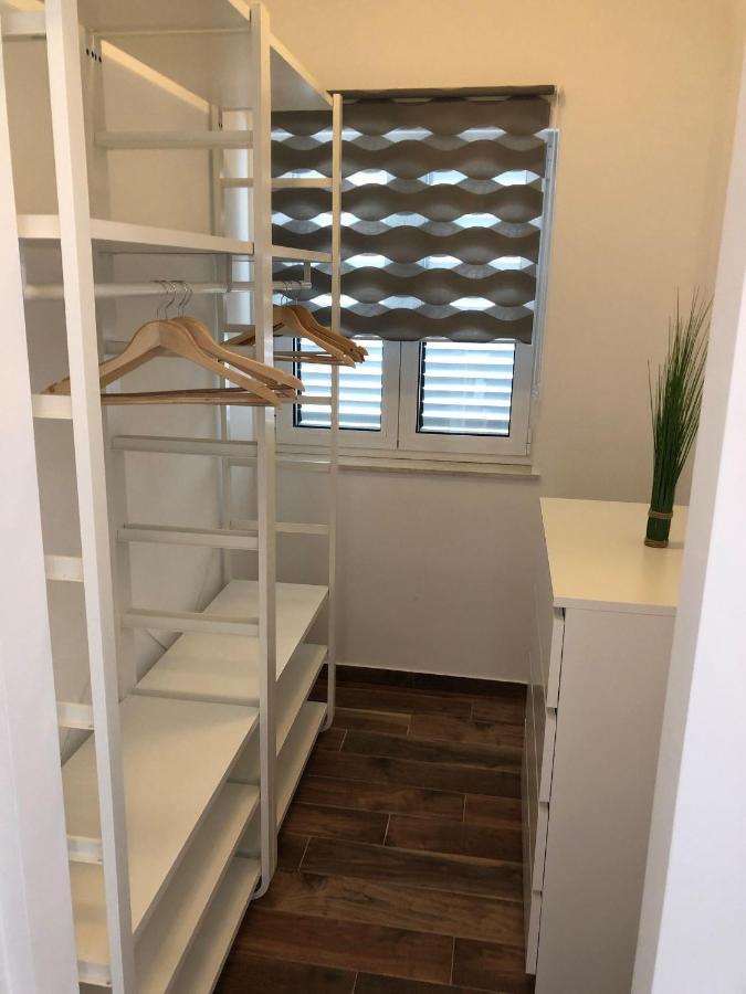 Apartments Lumini โตรกีร์ ภายนอก รูปภาพ